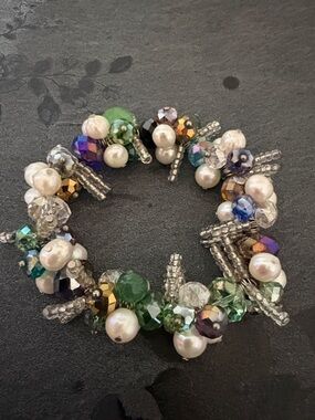 CLUSTERED SPARKLING  CHA CHA STYLE BEADED FRESHWATER PEARL STRETCH BRACELET